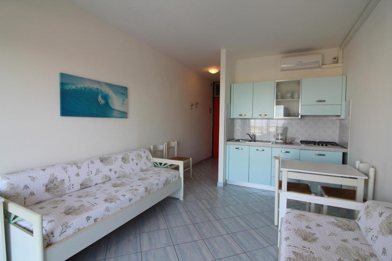 Appartamenti Puerto Do Sol Lignano Sabbiadoro Bagian luar foto