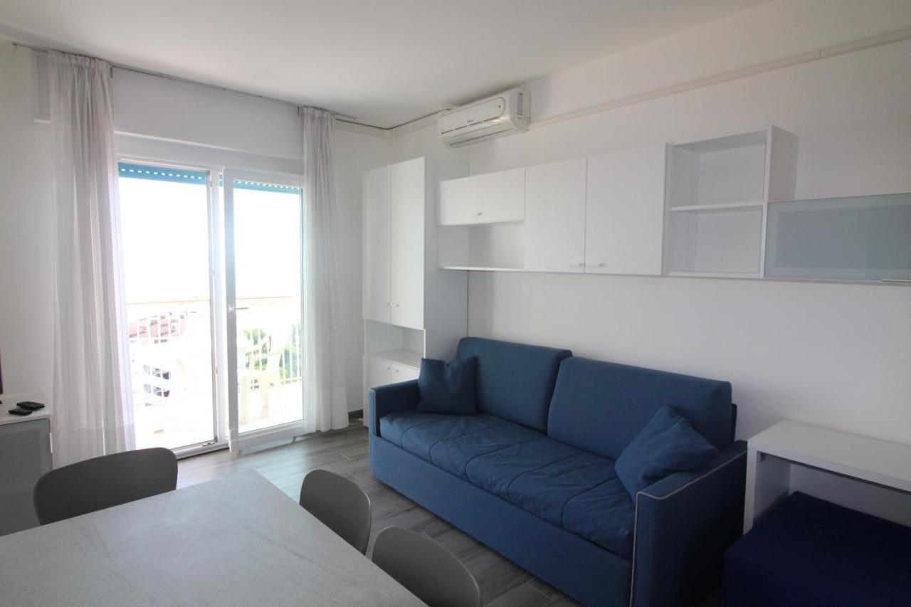 Appartamenti Puerto Do Sol Lignano Sabbiadoro Bagian luar foto