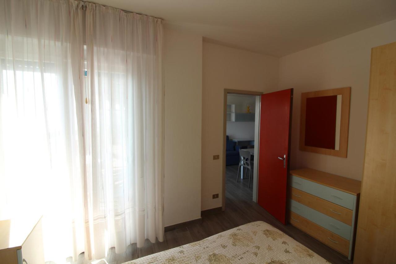 Appartamenti Puerto Do Sol Lignano Sabbiadoro Bagian luar foto