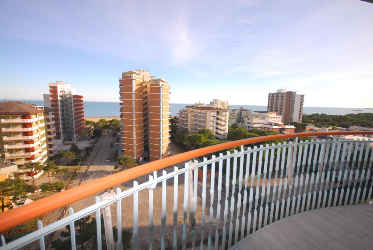 Appartamenti Puerto Do Sol Lignano Sabbiadoro Bagian luar foto