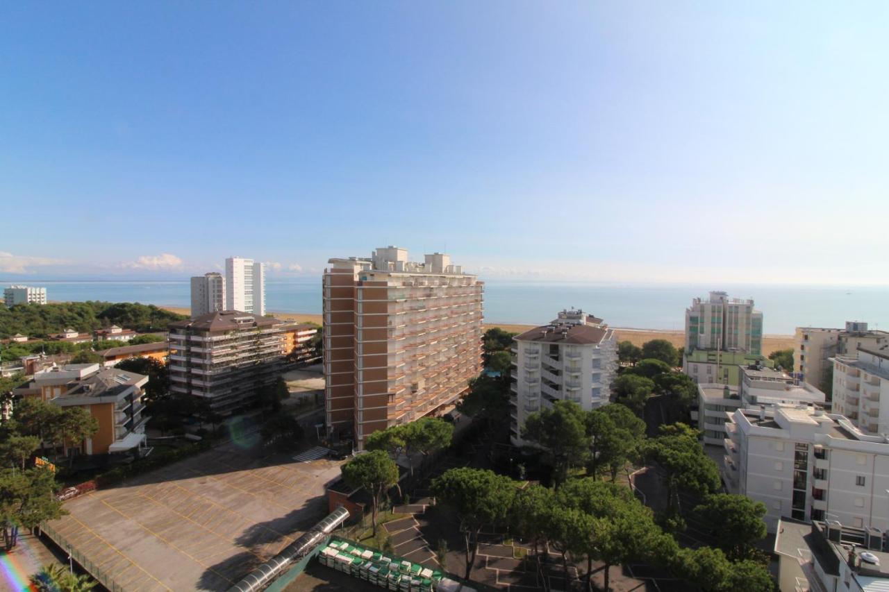 Appartamenti Puerto Do Sol Lignano Sabbiadoro Bagian luar foto