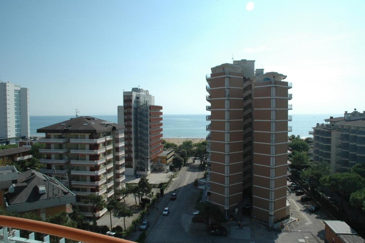 Appartamenti Puerto Do Sol Lignano Sabbiadoro Bagian luar foto
