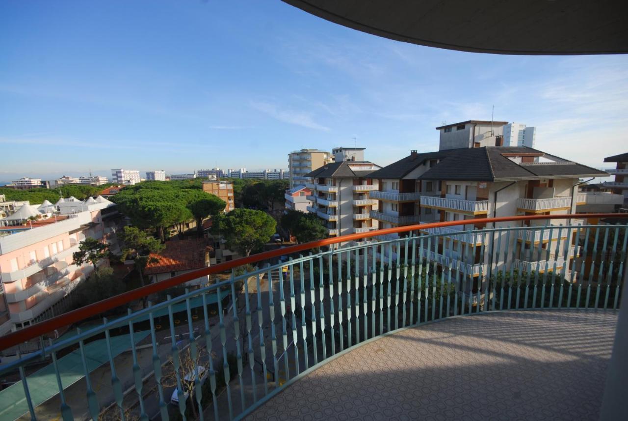 Appartamenti Puerto Do Sol Lignano Sabbiadoro Bagian luar foto