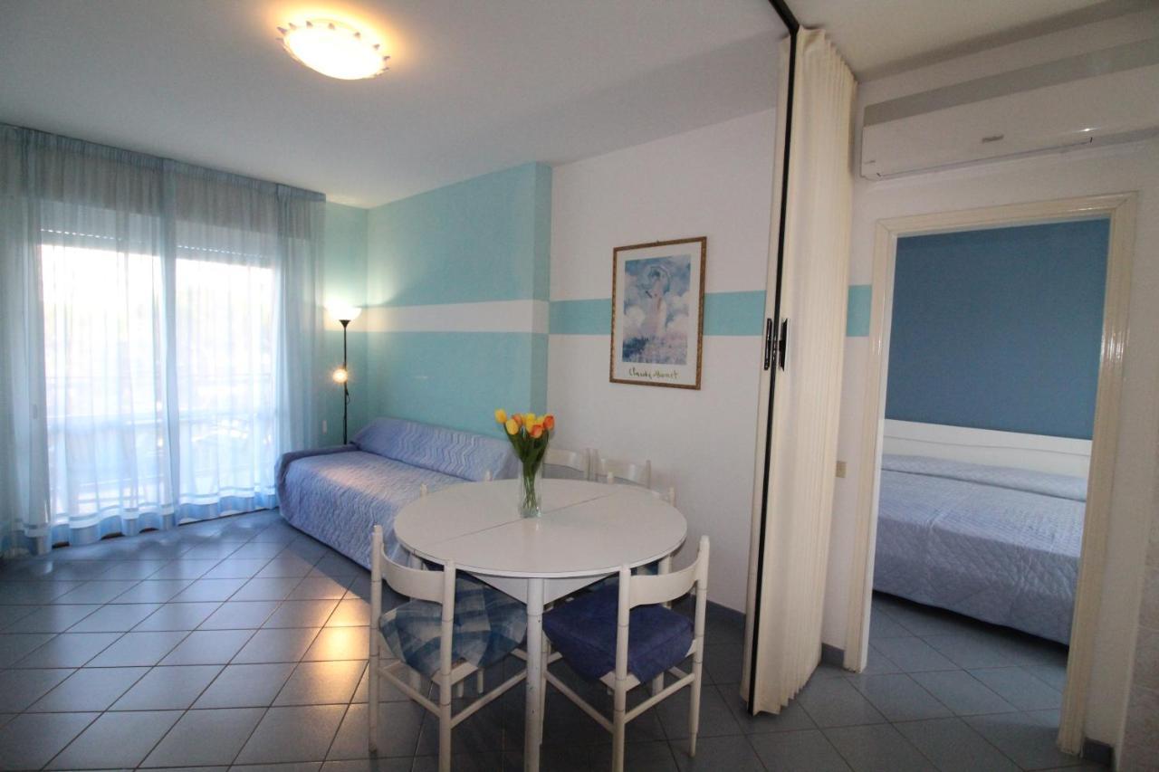 Appartamenti Puerto Do Sol Lignano Sabbiadoro Bagian luar foto
