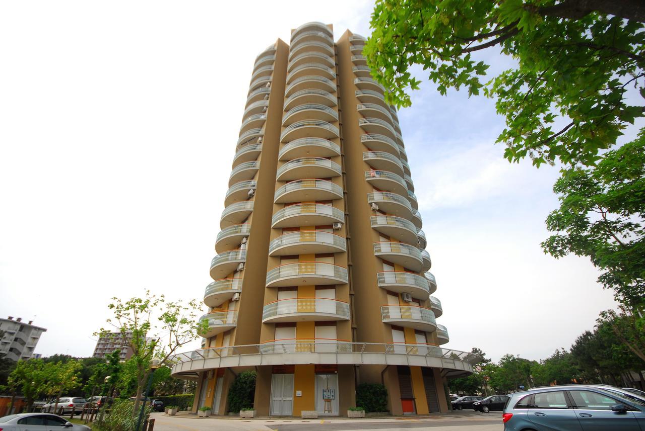 Appartamenti Puerto Do Sol Lignano Sabbiadoro Bagian luar foto