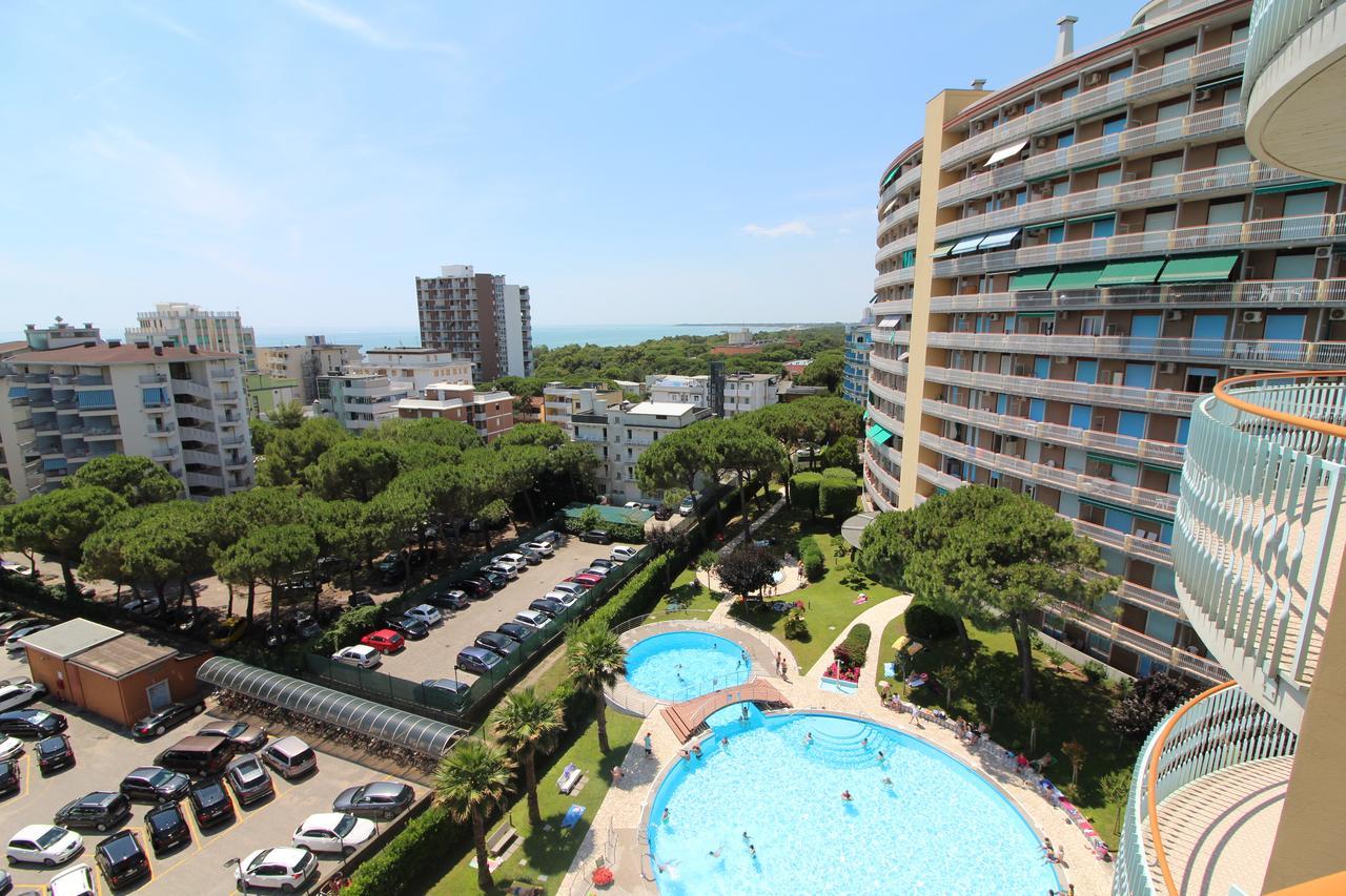 Appartamenti Puerto Do Sol Lignano Sabbiadoro Bagian luar foto